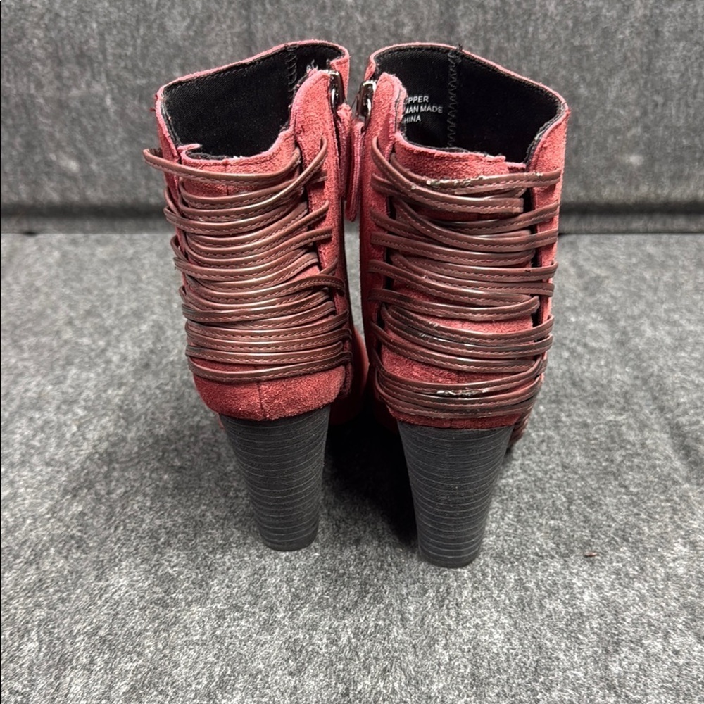 Mojo Moxy Red Ankle Booties with Pointed Toe - Picture 4 of 7